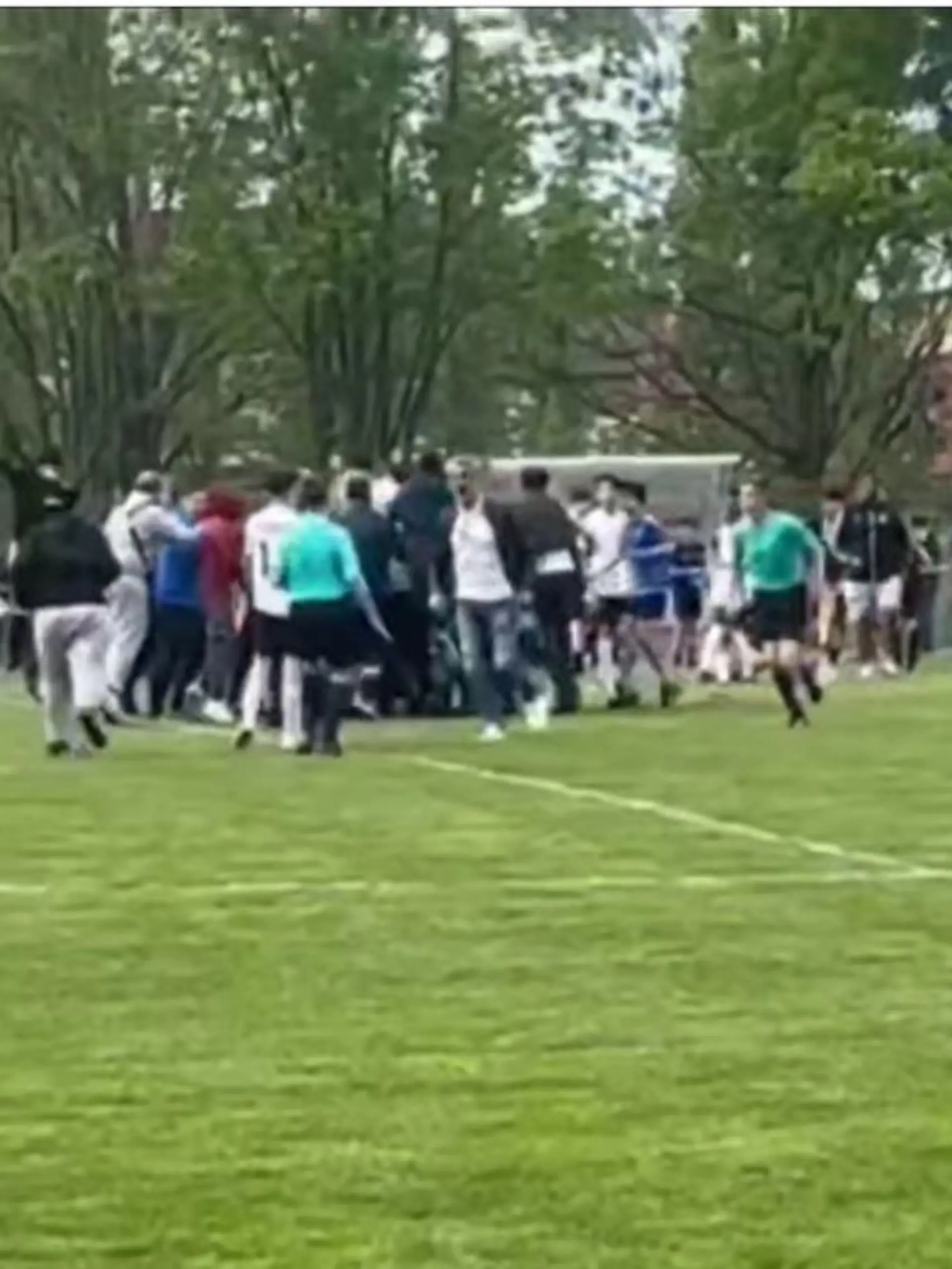 Vater bedroht minderjährigen Schiedsrichter
