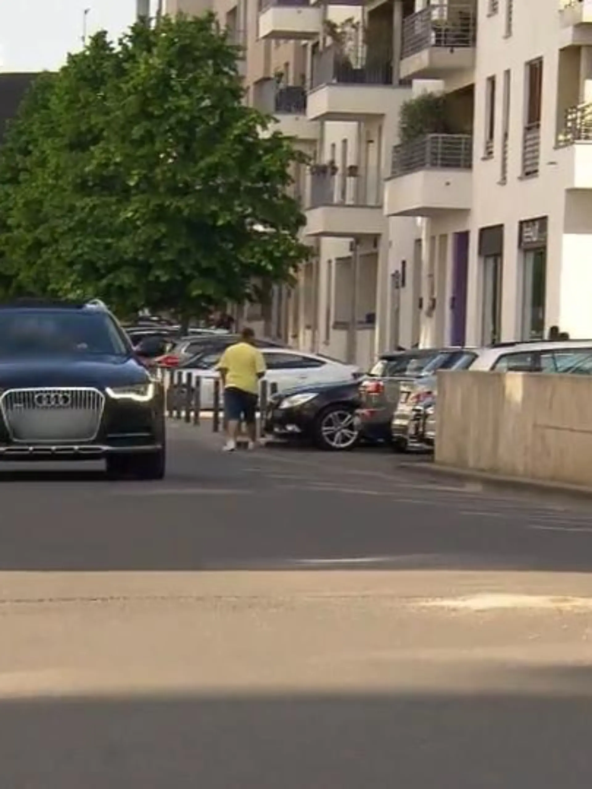 Sehen und gesehen werden - hier zeigt jeder, was er hat. Den Anwohnern reicht es.
