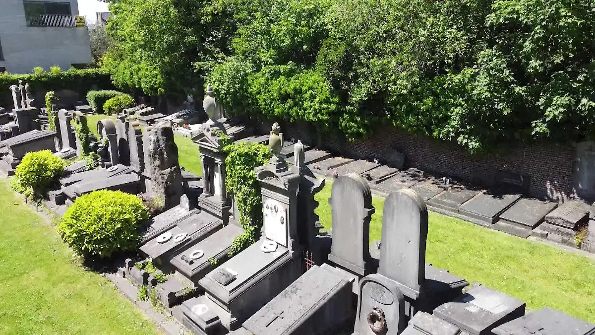 Auf dem Westerbegraafplaats Friedhof in Gent (Belgien) ist eine 14-Jährige Opfer einer Gruppenvergewaltigung geworden.