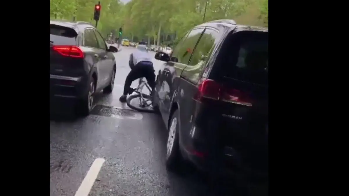 Es ist wohl pures Glück, dass der Fahrradfahrer nicht schwerer verletzt wurde.