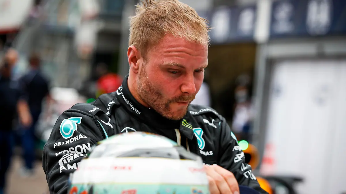 Valtteri Bottas trifft verspätet in Baku ein.