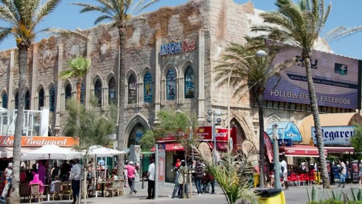 Der MegaPark in Arenal auf der Mittelmeerinsel Mallorca. Foto: Julian Stratenschulte