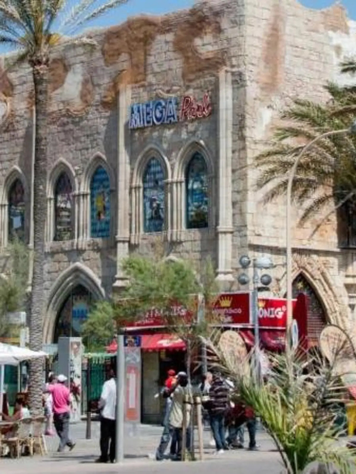 Der MegaPark in Arenal auf der Mittelmeerinsel Mallorca. Foto: Julian Stratenschulte