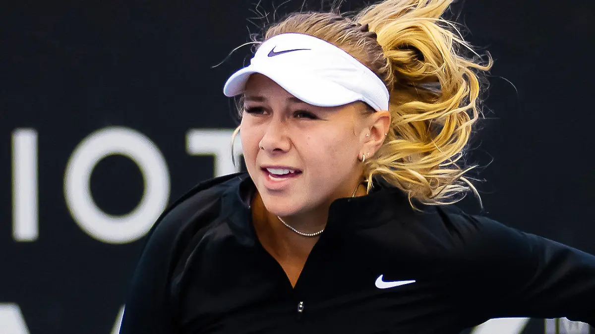 Amanda Anisimova of the United States in action during the first round of the 2023 Adelaide International 2, WTA 500 tennis tournament on January 10, 2023 in Adelaide, Australia - Photo Rob Prange / Spain DPPI / DPPI