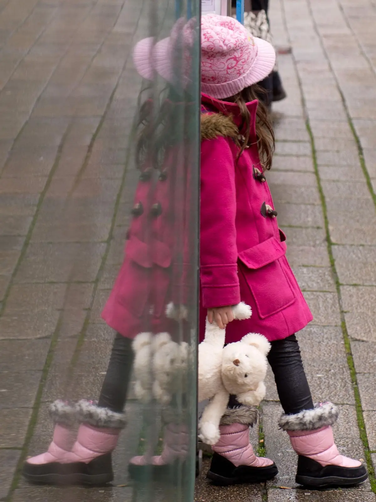 Mädchen mit Teddy