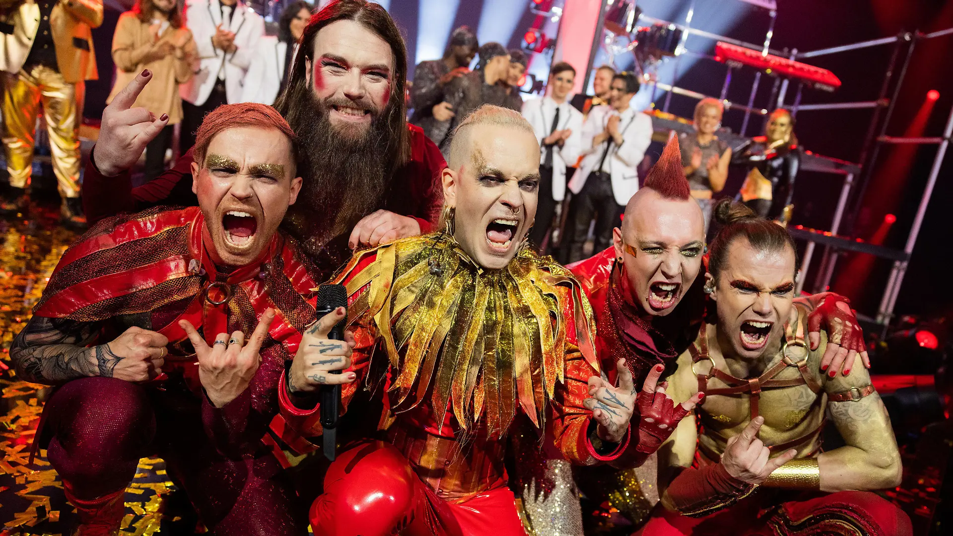ARCHIV - 04.03.2023, Nordrhein-Westfalen, Köln: Lord Of The Lost feiern beim Vorentscheid "Eurovision Song Contest 2023 - Unser Lied für Liverpool" auf der Bühne ihren Sieg. Sie vertreten Deutschland am 13. Mai 2023 beim ESC-Finale im englischen Liverpool. (zu dpa "Abstimmungsergebnisse vom ESC-Vorentscheid veröffentlicht") Foto: Rolf Vennenbernd/dpa +++ dpa-Bildfunk +++