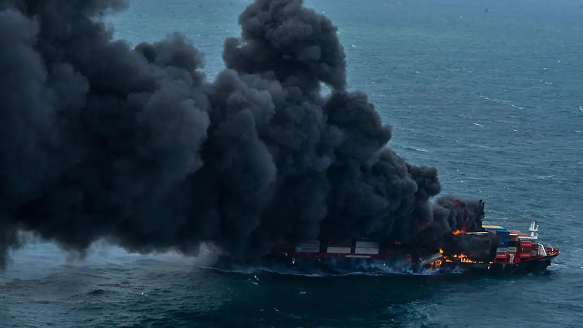 Smoke rises from a fire onboard the MV X-Press Pearl container ship off the Colombo Harbour, in Sri Lanka May 25, 2021. Sri Lanka Airforce Media/Handout via REUTERS ATTENTION EDITORS - THIS IMAGE HAS BEEN SUPPLIED BY A THIRD PARTY. MANDATORY CREDIT. NO RESALES. NO ARCHIVES.