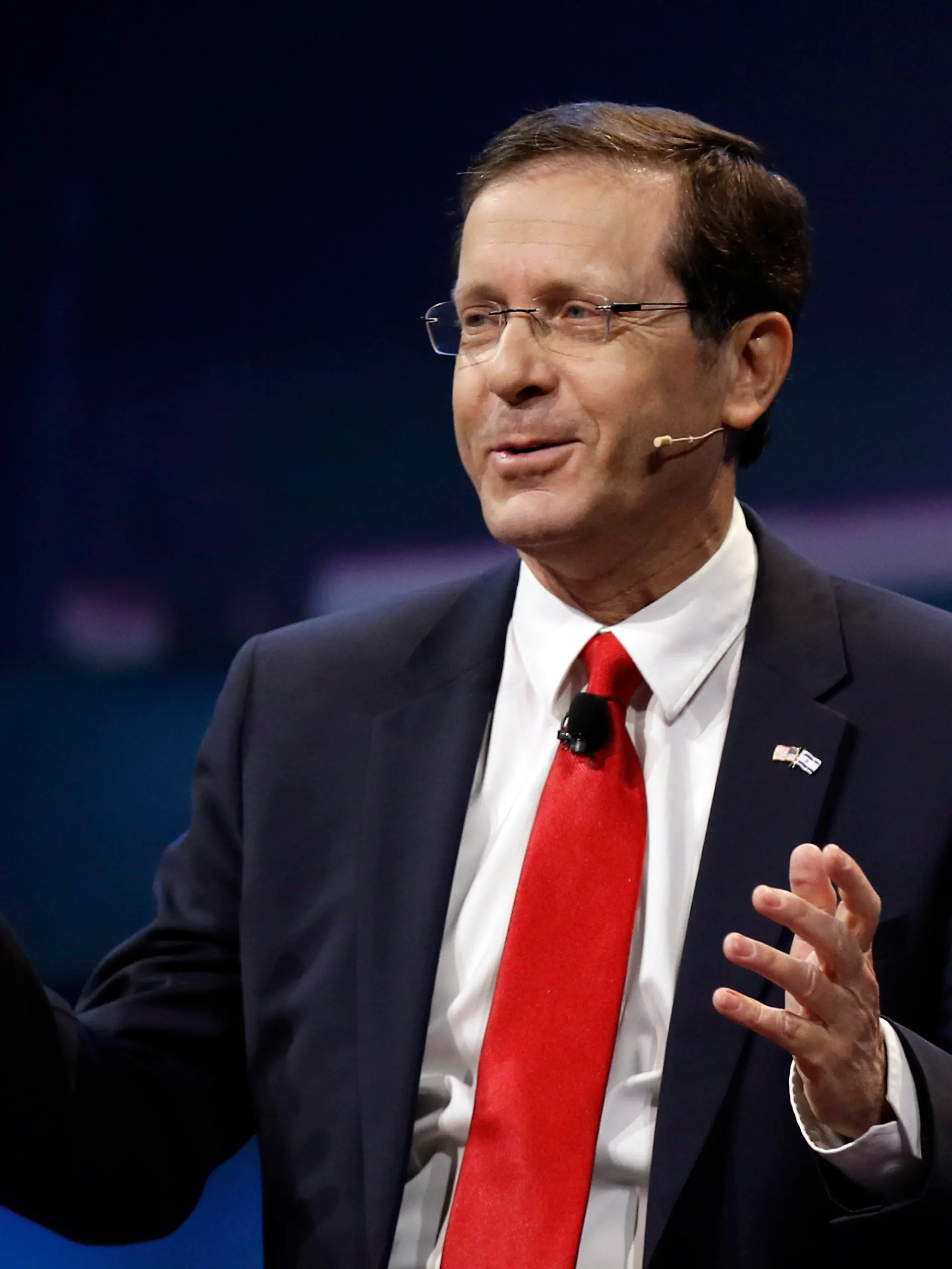 ARCHIV - 27.03.2017, USA, Washington: Izchak Herzog spricht auf der AIPAC Policy Conference. Israels Parlament wählt am Mittwoch einen neuen Staatspräsidenten. Ein Kandidat ist der frühere Oppositionsführer Izchak Herzog. (zu dpa Präsidentenwahl in Israel:  Zwei Kandidaten für Rivlins Nachfolge) Foto: Manuel Balce Ceneta/AP/dpa +++ dpa-Bildfunk +++