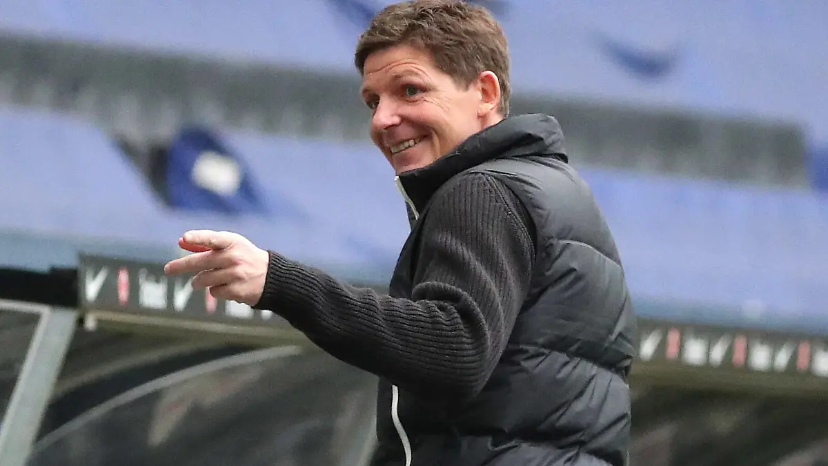  Frankfurt vs. VfL, 1. BL Frankfurt, 10.04.2021, FUßBALL - Eintracht Frankfurt vs. VfL Wolfsburg, 1. BL, Saison 2020/21, Deutsche Bank Park. Bild zeigt: Cheftrainer Oliver Glasner VfL Wolfsburg Frankfurt *** Frankfurt vs VfL, 1 BL Frankfurt, 10 04 2021, FOOTBALL Eintracht Frankfurt vs VfL Wolfsburg, 1 BL, season 2020 21, Deutsche Bank Park picture shows head coach Oliver Glasner VfL Wolfsburg Frankfurt