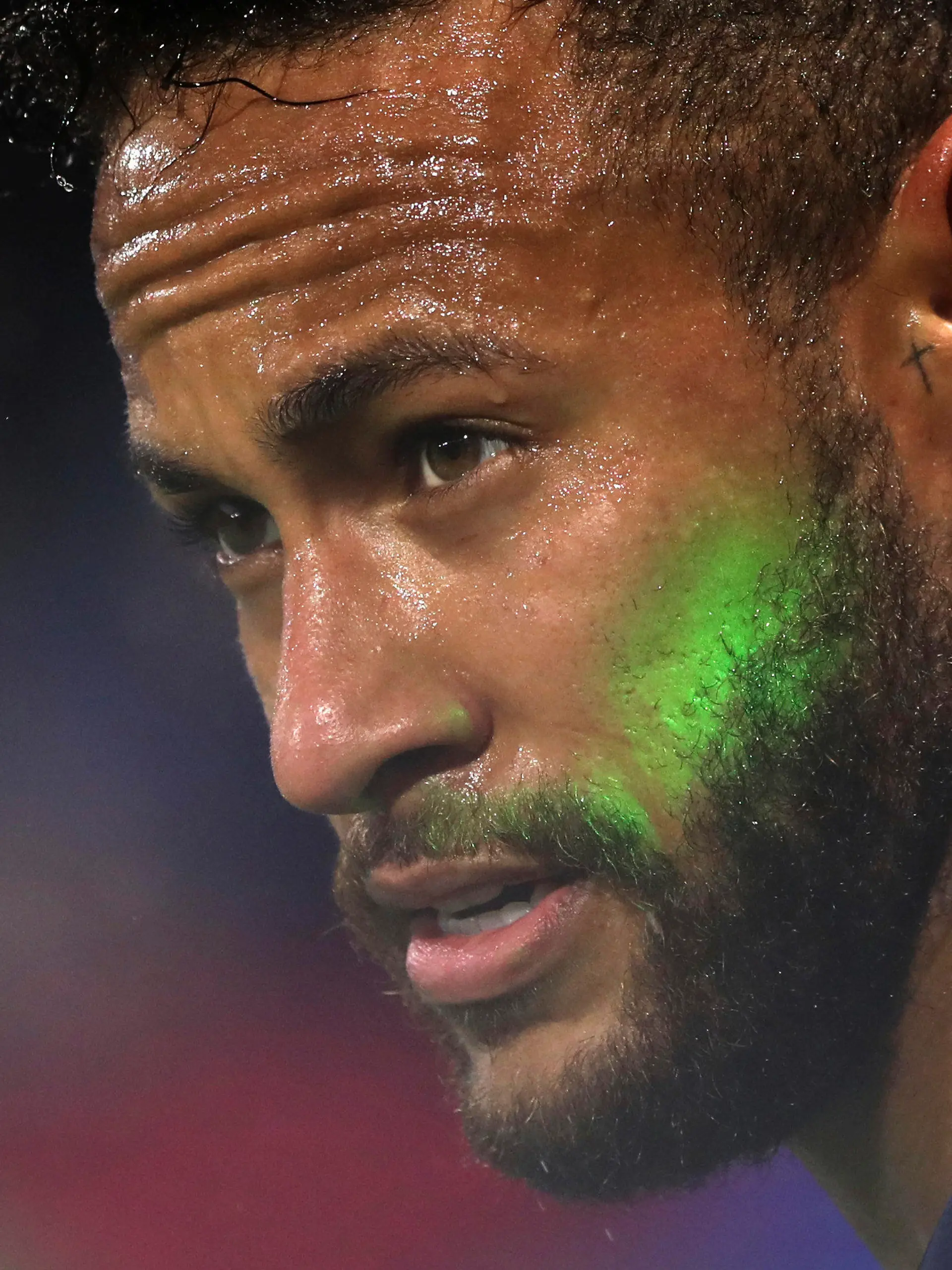 ARCHIV - 22.09.2019, Frankreich, Decines: Fußball: Ligue 1, Frankreich, Olympique Lyon - Paris Saint-Germain im Stade de Lyon. Neymar von Paris Saint-Germain während des Spiels. Für Brasiliens Superstar Neymar hat das Finalturnier der Champions League in Lissabon besondere Bedeutung. Nach schwierigen Zeiten sehnt sich der 28-Jährige nach dem größten Titel im Clubfußball mit Paris Saint-Germain. Diesem ordnet er alles unter. (zu dpa "Alle Augen auf Neymar: Für Brasiliens Superstar zählt nur der Titel") Foto: Laurent Cipriani/AP/dpa +++ dpa-Bildfunk +++