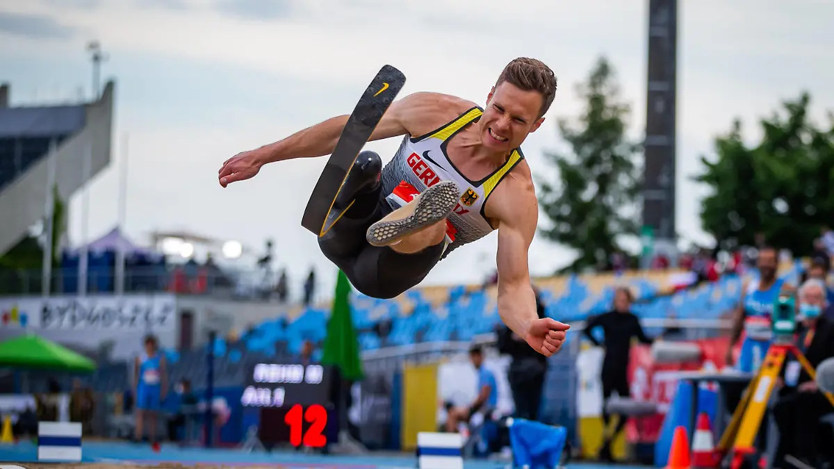 World Para Athletics European Championships, Bydgoszcz, 01.06.2021 Markus Rehm GER gewinnt Gold mit neuem Weltrekord 8,62m beim Weitsprung der Männer in der Klasse T64 bei den World Para Athletics European Championships am 01.06.2021 im Zdzislaw Krzyszkowiak Stadion in Bydgoszcz Poland. *** World Para Athletics European Championships, Bydgoszcz, 01 06 2021 Markus Rehm GER wins gold with new world record 8.62m in the mens long jump in class T64 at the World Para Athletics European Championships on 01 06 2021 at the Zdzislaw Krzyszkowiak Stadium in Bydgoszcz Poland Copyright: xBEAUTIFULxSPORTS/MarcusxHartmannx