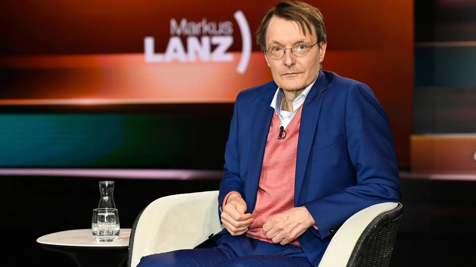Karl Lauterbach Politiker 05/21 her Karl Lauterbach am 13. Mai 2021 in Markus Lanz , ZDF TV Fernsehen Talkshow Talk Show Deutschland deutsch deutscher Mann SPD Politik Gesundheitsexperte Epidemiologie german politician quer halb sitzend neutral Markus Lanz am 12. Mai 2021 *** Karl Lauterbach politician 05 21 her Karl Lauterbach on 13 May 2021 in Markus Lanz , ZDF TV television talk show talk show Germany German German man SPD politics health expert epidemiology German politician across half sitting neutral Markus Lanz on 12 May 2021