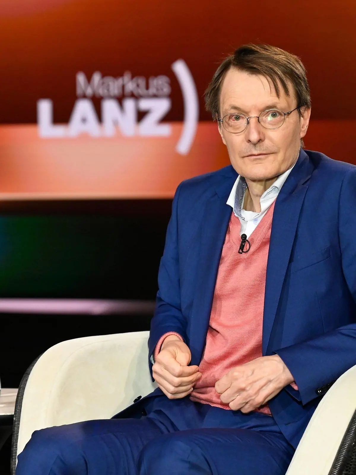  Karl Lauterbach Politiker 05/21 her Karl Lauterbach am 13. Mai 2021 in Markus Lanz , ZDF TV Fernsehen Talkshow Talk Show Deutschland deutsch deutscher Mann SPD Politik Gesundheitsexperte Epidemiologie german politician quer halb sitzend neutral Markus Lanz am 12. Mai 2021 *** Karl Lauterbach politician 05 21 her Karl Lauterbach on 13 May 2021 in Markus Lanz , ZDF TV television talk show talk show Germany German German man SPD politics health expert epidemiology German politician across half sitting neutral Markus Lanz on 12 May 2021