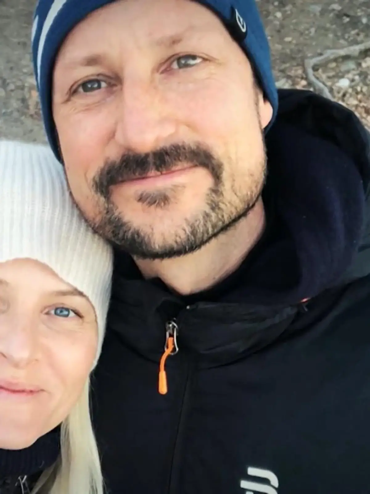 Bild zu: "Kronprinzessin von Norwegen Mette Marit auf Kajak-Tour"