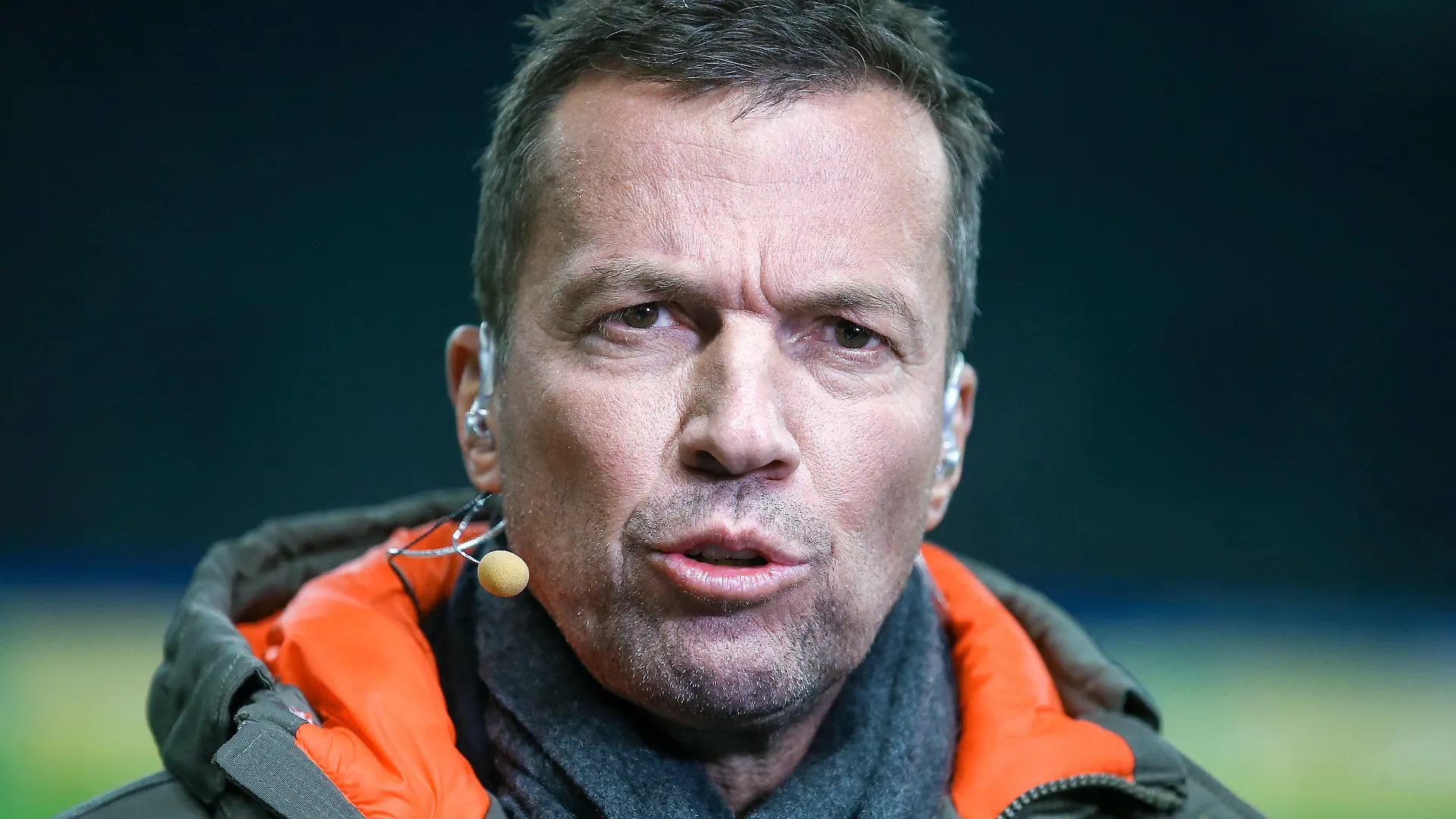 ARCHIV - 21.12.2019, Berlin: Fußball: Bundesliga, Hertha BSC - Borussia Mönchengladbach, 17. Spieltag, Olympiastadion. Lothar Matthäus spricht im Interview vor Spielbeginn. (Zu dpa "DFB-Chaos: Matthäus fordert kompletten Austausch der Spitze»") Foto: Andreas Gora/dpa - WICHTIGER HINWEIS: Gemäß den Vorgaben der DFL Deutsche Fußball Liga bzw. des DFB Deutscher Fußball-Bund ist es untersagt, in dem Stadion und/oder vom Spiel angefertigte Fotoaufnahmen in Form von Sequenzbildern und/oder videoähnlichen Fotostrecken zu verwerten bzw. verwerten zu lassen. +++ dpa-Bildfunk +++