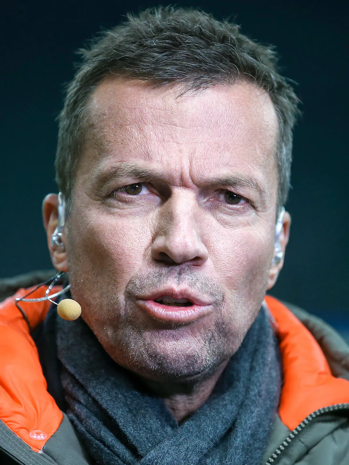 ARCHIV - 21.12.2019, Berlin: Fußball: Bundesliga, Hertha BSC - Borussia Mönchengladbach, 17. Spieltag, Olympiastadion. Lothar Matthäus spricht im Interview vor Spielbeginn. (Zu dpa "DFB-Chaos: Matthäus fordert kompletten Austausch der Spitze»") Foto: Andreas Gora/dpa - WICHTIGER HINWEIS: Gemäß den Vorgaben der DFL Deutsche Fußball Liga bzw. des DFB Deutscher Fußball-Bund ist es untersagt, in dem Stadion und/oder vom Spiel angefertigte Fotoaufnahmen in Form von Sequenzbildern und/oder videoähnlichen Fotostrecken zu verwerten bzw. verwerten zu lassen. +++ dpa-Bildfunk +++
