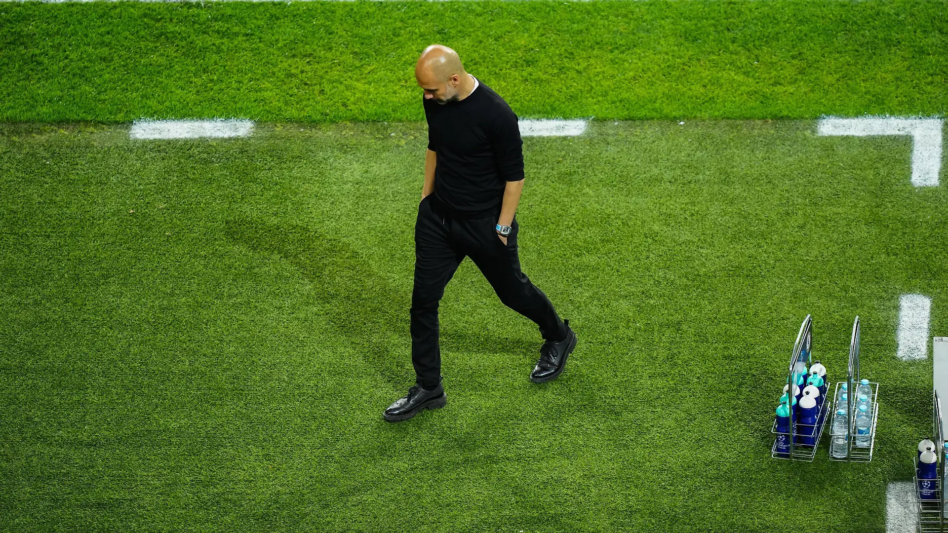 Mandatory Credit: Photo by Dave Shopland/BPI/Shutterstock 11978023fs Manchester City Manager Pep Guardiola looks dejected Manchester City v Chelsea, UEFA Champions League, Final, Football, Estadio do Dragao, Porto, Portugal - 29 May 2021 EDITORIAL USE ONLY No use with unauthorised audio, video, data, fixture lists, club/league logos or live services. Online in-match use limited to 120 images, no video emulation. No use in betting, games or single club/league/player publications. Manchester City v Chelsea, UEFA Champions League, Final, Football, Estadio do Dragao, Porto, Portugal - 29 May 2021 EDITORIAL USE ONLY No use with unauthorised audio, video, data, fixture lists, club/league logos or live services. Online in-match use limited to 120 images, no video emulation. No use in betting, games or single club/league/player publications. PUBLICATIONxINxGERxSUIxAUTXHUNxGRExMLTxCYPxROMxBULxUAExKSAxONLY Copyright: xDavexShopland/BPI/Shutterstockx 11978023fs