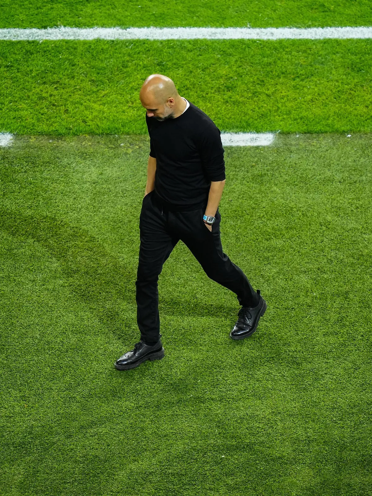 Mandatory Credit: Photo by Dave Shopland/BPI/Shutterstock 11978023fs Manchester City Manager Pep Guardiola looks dejected Manchester City v Chelsea, UEFA Champions League, Final, Football, Estadio do Dragao, Porto, Portugal - 29 May 2021 EDITORIAL USE ONLY No use with unauthorised audio, video, data, fixture lists, club/league logos or live services. Online in-match use limited to 120 images, no video emulation. No use in betting, games or single club/league/player publications. Manchester City v Chelsea, UEFA Champions League, Final, Football, Estadio do Dragao, Porto, Portugal - 29 May 2021 EDITORIAL USE ONLY No use with unauthorised audio, video, data, fixture lists, club/league logos or live services. Online in-match use limited to 120 images, no video emulation. No use in betting, games or single club/league/player publications. PUBLICATIONxINxGERxSUIxAUTXHUNxGRExMLTxCYPxROMxBULxUAExKSAxONLY Copyright: xDavexShopland/BPI/Shutterstockx 11978023fs 