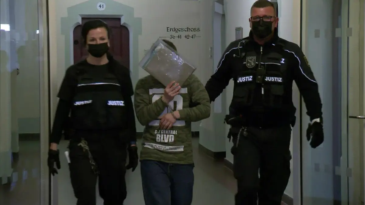 Angeklagter Sebastian L. vor dem Landgericht Halle