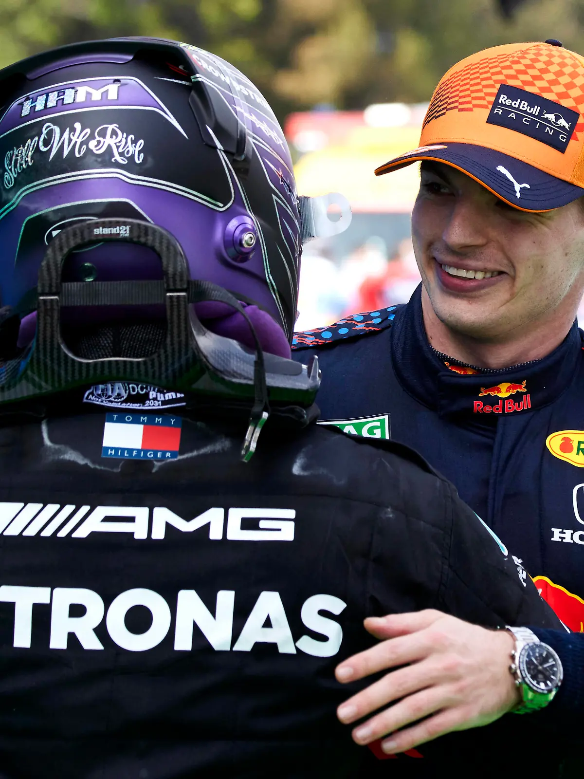  Formula 1 2021: Spanish GP CIRCUIT DE BARCELONA-CATALUNYA, SPAIN - MAY 09: Sir Lewis Hamilton, Mercedes, 1st position, and Max Verstappen, Red Bull Racing, 2nd position, congratulate each other in Parc Ferme during the Spanish GP at Circuit de Barcelona-Catalunya on Sunday May 09, 2021 in Barcelona, Spain. Photo by Steve Etherington / LAT Images Images PUBLICATIONxINxGERxSUIxAUTxHUNxONLY GP2104_134131SNE41002