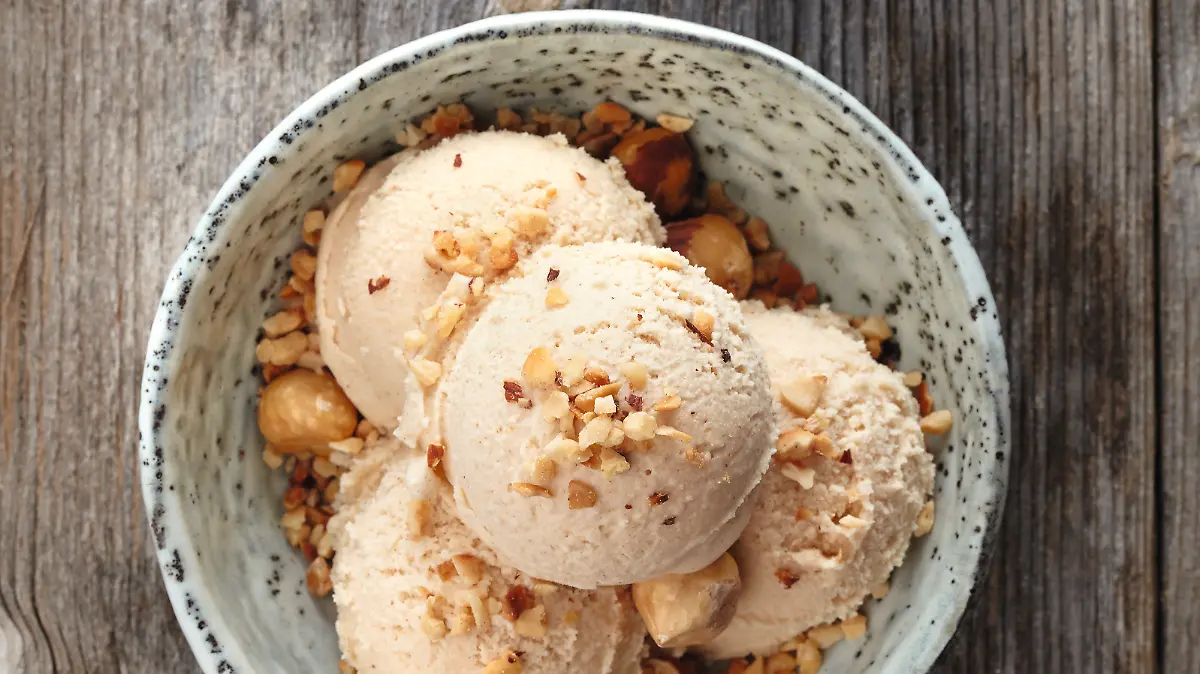 Veganes Haselnusseis