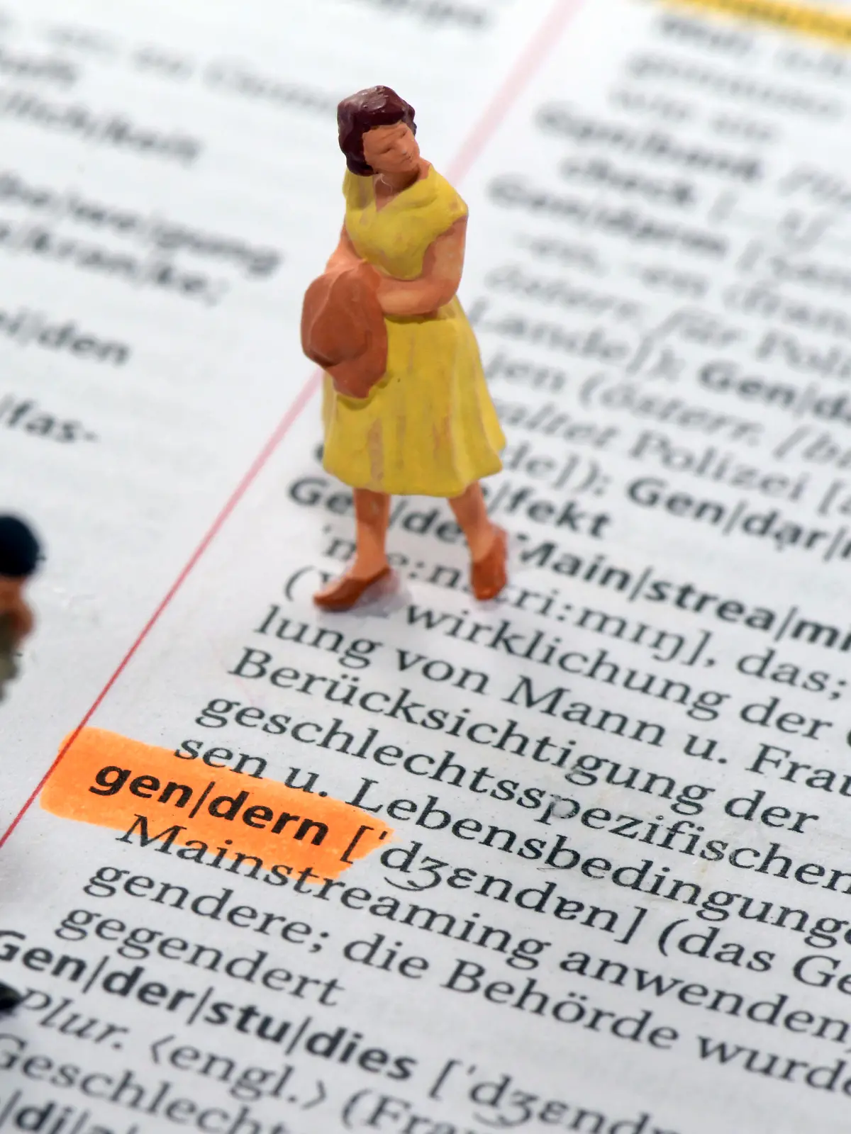  14.04.2021, Symbolbild, Eintrag des Begriffs gendern im deutschen Duden für Rechtschreibung, 14.04.2021, Duden 14.04.2021, Duden *** 14 04 2021, symbol picture, entry of the term gendern in the German Duden for spelling, 14 04 2021, Duden 14 04 2021, Duden