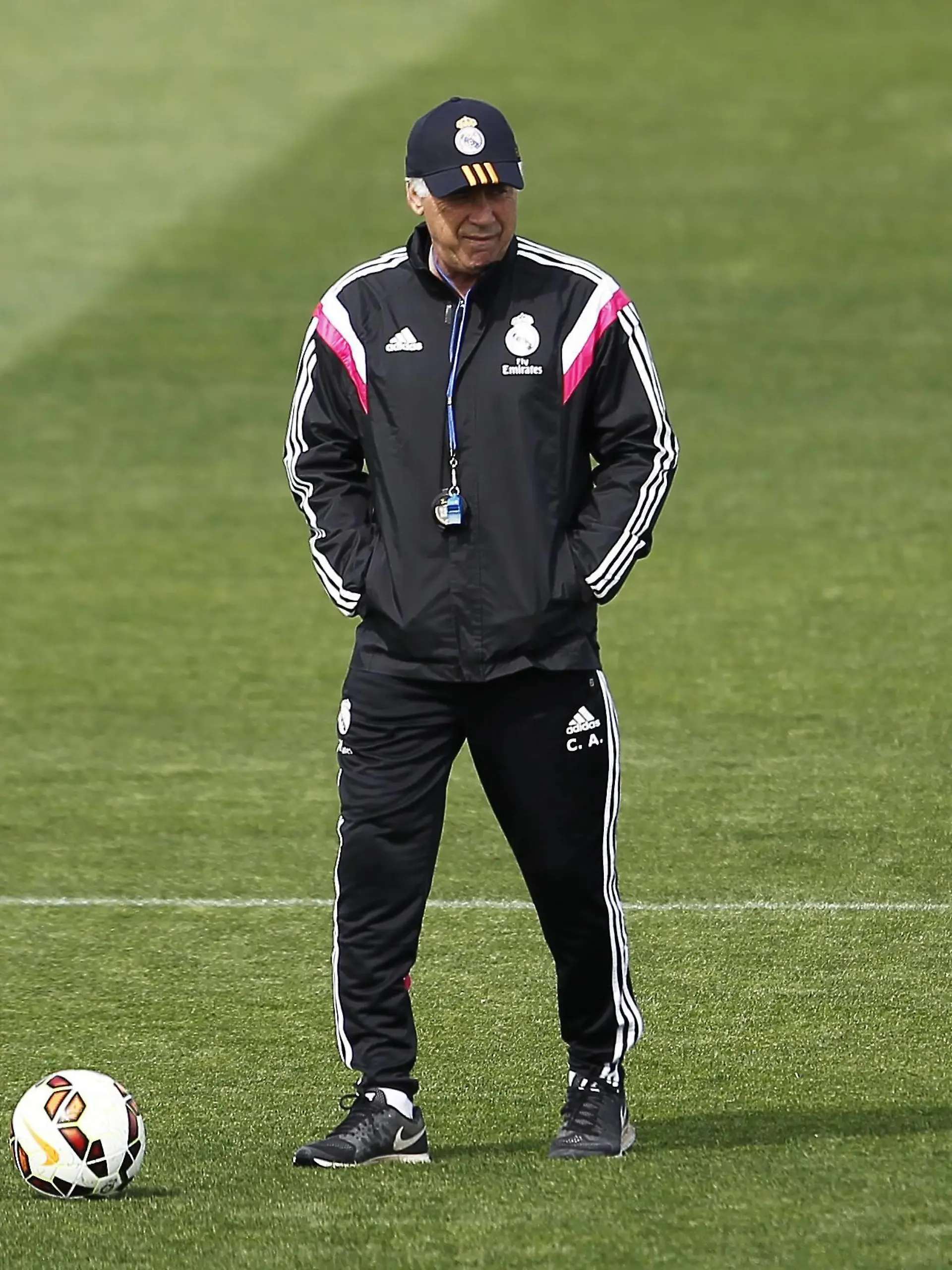 Football Spain, Real Madrid training session. In this picture, Carlo Ancelotti. xANGELxRIVEROx PUBLICATIONxINxGERxAUTxHUNxONLY

Football Spain Real Madrid Training Session in This Picture Carlo Ancelotti xANGELxRIVEROx PUBLICATIONxINxGERxAUTxHUNxONLY
