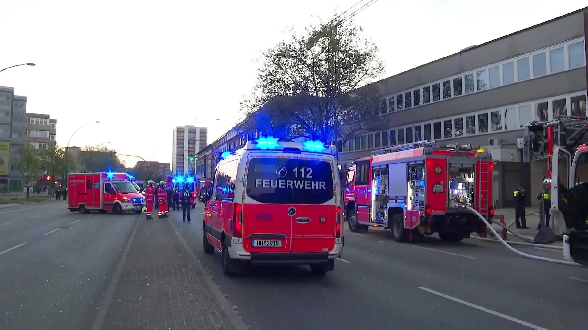 Feuerwehr im Großeinsatz in Hamburg-Barmbek