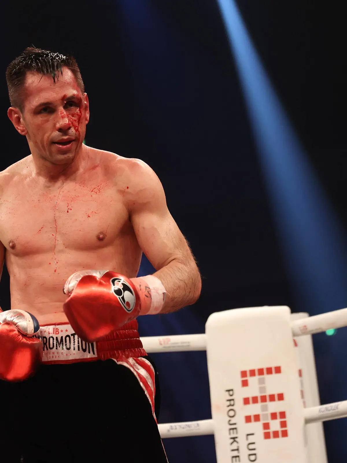  Boxen: LIB Boxpromotion, Dortmund, 26.03.2022 IBO-Weltmeisterschaft Eliminator: Felix Sturm GER - Istvan Szili SUI Dortmund Germany *** Boxing LIB Boxpromotion, Dortmund, 26 03 2022 IBO World Championship Eliminator Felix Sturm GER Istvan Szili SUI Dortmund Germany