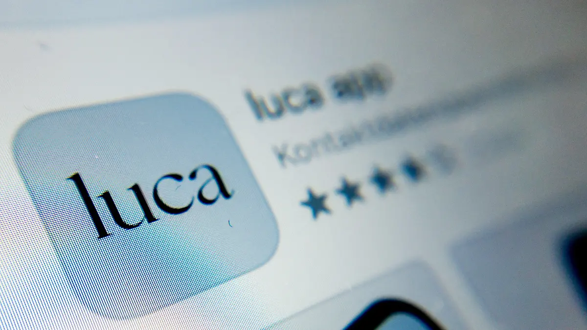 ARCHIV - 12.04.2021, Berlin: ILLUSTRATION - Das Symbol der Luca-App ist auf einem Smartphone zu sehen. Die App dient der Datenbereitstellung für eine mögliche Kontaktpersonennachverfolgung.
(zu dpa: «Gesundheitsämter zögern noch mit dem Einsatz der Luca-App») Foto: Christoph Soeder/dpa +++ dpa-Bildfunk +++