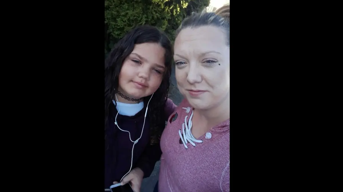 Destinis Mutter Kimberly Crane hörte ihre Tochter aus dem Badezimmer ihren Namen schreien und lief ihr zur Hilfe. Im Badezimmer habe alles in Flammen gestanden.