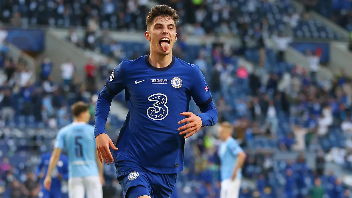 PORTO, PORTUGAL - MAY 29: Kai Havertz of Chelsea celebrates after scoring their side's first goal during the UEFA Champions League Final between Manchester City and Chelsea FC at Estadio do Dragao on May 29, 2021 in Porto, Portugal. (Photo by Jose Coelho - Pool/Getty Images)