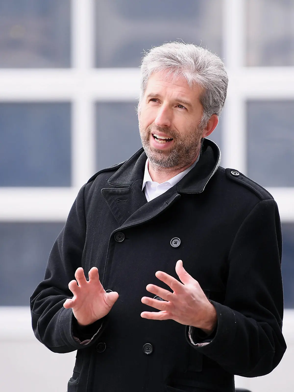  Tuebingen 30.04.2021 Oberbuergermeister Boris Palmer Die Gruenen hat die groesste Photovoltaikanlage Tuebingens beim Autohauses Seeger mit einer Leistung von 410 Kilowatt offiziell in Betrieb genommen. *** Tuebingen 30 04 2021 Mayor Boris Palmer The Greens officially commissioned Tuebingens largest photovoltaic system at the Seeger car dealership with an output of 410 kilowatts. ULMER