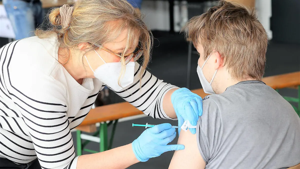  Kurtscheid Rheinland-Pfalz: Corona-Impfung in Kurtscheid, *** Kurtscheid Rhineland-Palatinate Corona vaccination in Kurtscheid, Copyright: xJoergxNiebergall/Eibner-Pressefox EP_JNL