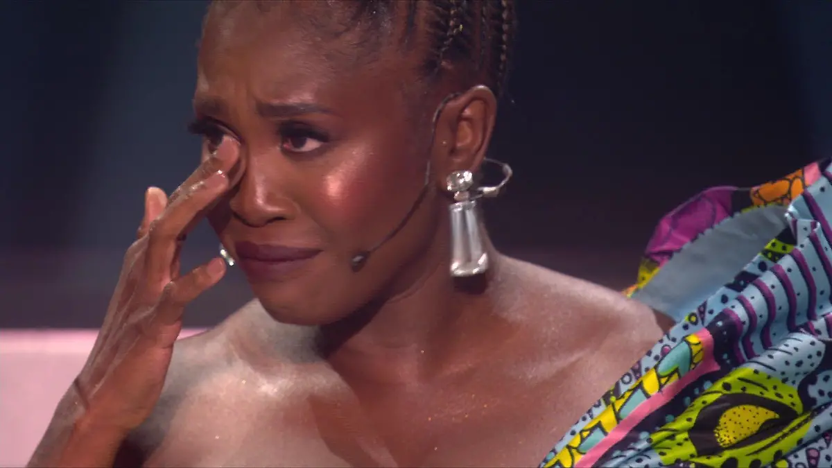 Motsi Mabuse lässt ihren Emotionen nach dem letzten Tanz bei "Let's Dance 2021" freien Lauf.