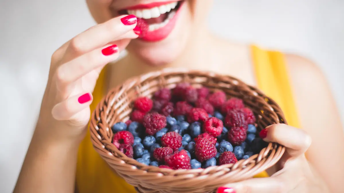 Mhmm... Heidelbeeren und Himbeeren! Der Juni wartet vor allem mit einigen Beerensorten auf.