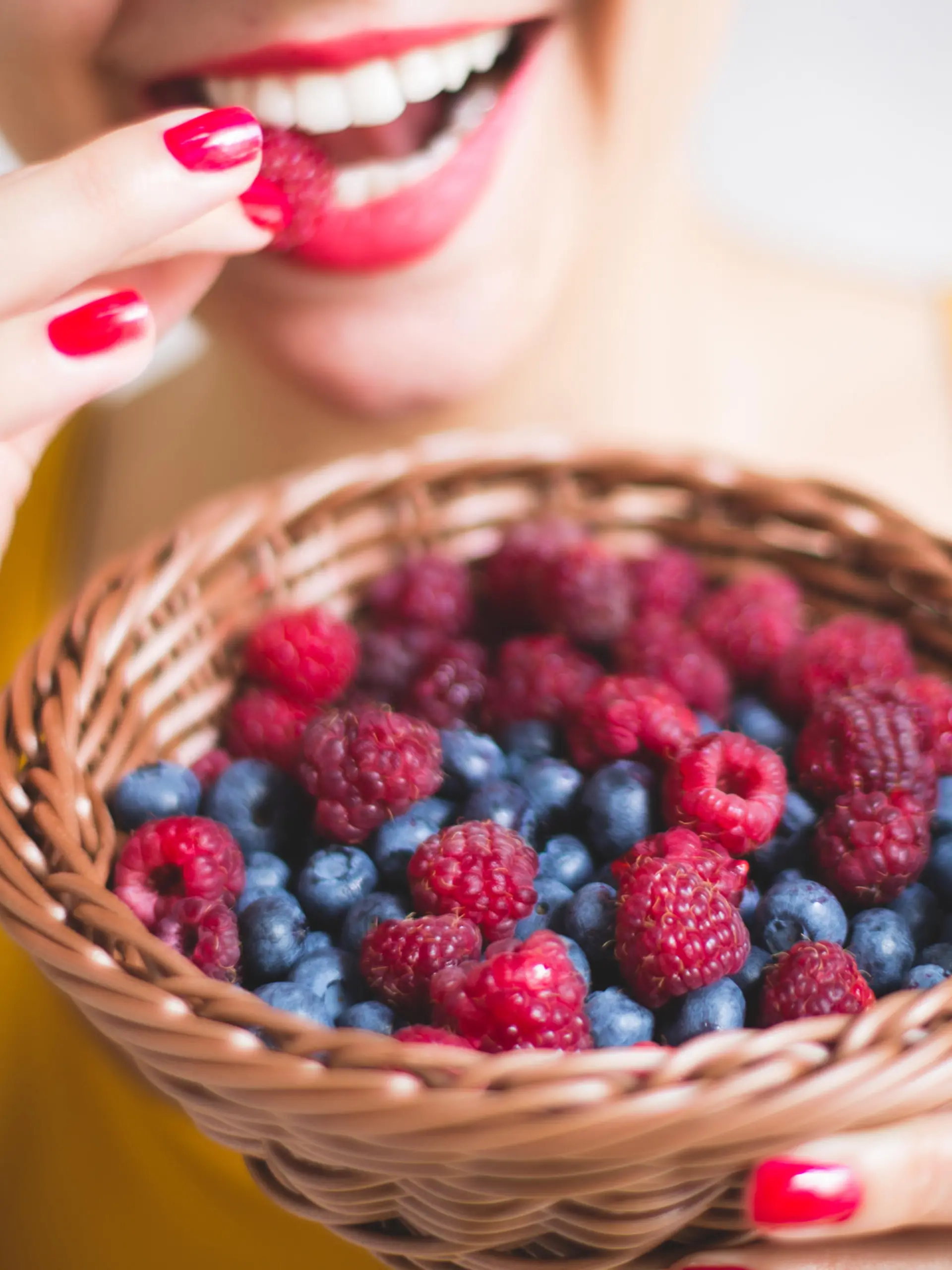 Mhmm... Heidelbeeren und Himbeeren! Der Juni wartet vor allem mit einigen Beerensorten auf.