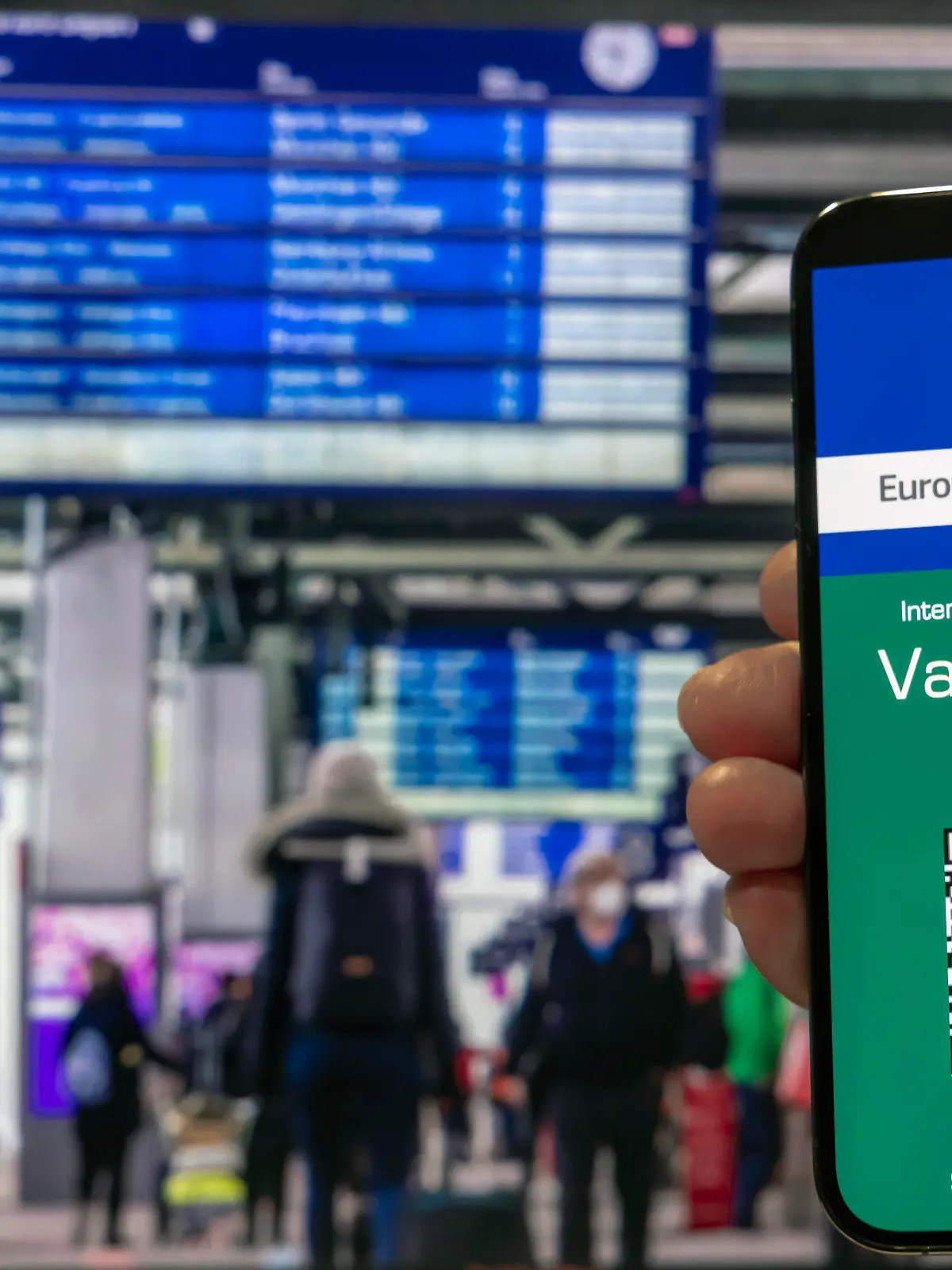  Die Europäische Kommission arbeitet an einem digitalen Impfpass, der die eingeschränkten Reisemöglichkeiten erweitert und Freiheiten zurück gibt. Mögliche Visualisierung des digitalen EU-Impfpasses. // 07.05.2021. Europa, Deutschland, Baden-Württemberg, Stuttgart. *** The European Commission is working on a digital vaccination passport that will expand restricted travel and give back freedoms Possible visualization of the digital EU vaccination passport 07 05 2021 Europe, Germany, Baden Württemberg, Stuttgart