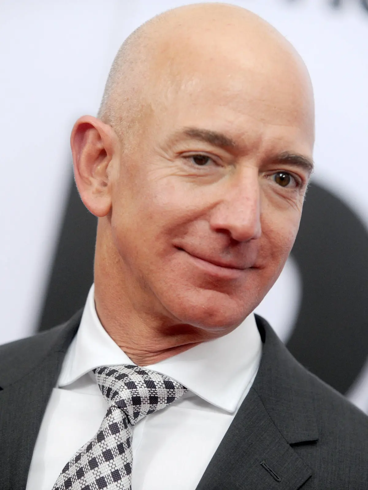  **FILE PHOTO** Jeff Bezos To Step Down As Amazon CEO. WASHINGTON, D.C. DECEMBER 14: Jeff Bezos at the premiere of The Post on December 14, 2017, in Washington, DC. PUBLICATIONxNOTxINxUSA Copyright: xDennisxVanxTinex