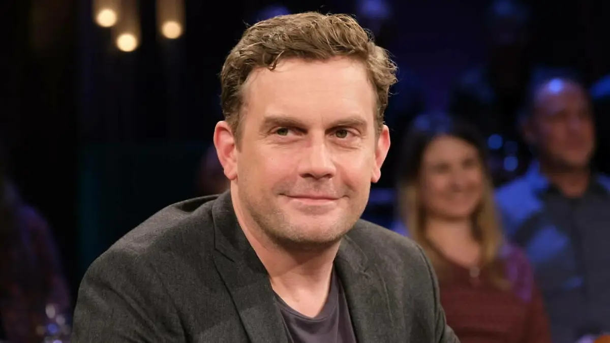 Ex-"Tatort"-Star Sebastian Bezzel gratuliert zum "Polizeiruf"-Jubiläum