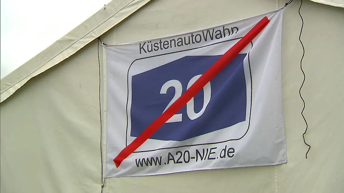 Ein Schild mit einem durchgestrichenen A20-Autobahnschild