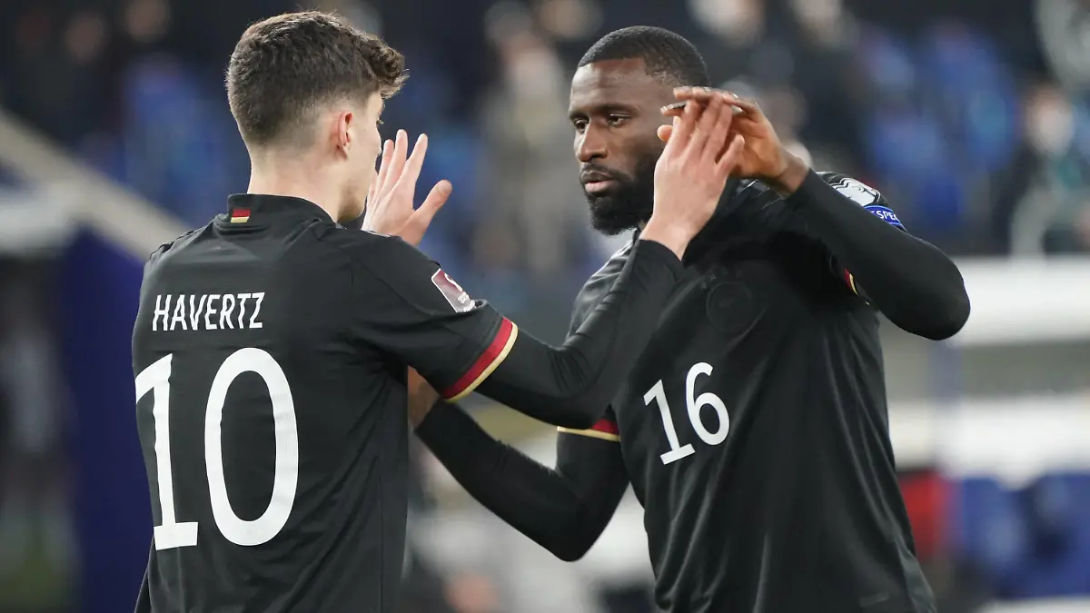  celebrate the goal, Torjubel zum 2:0 um Kai Havertz Deutschland, Germany mit Antonio Rüdiger Deutschland Germany- 25.03.2021: WM-Qualifikationsspiel Deutschland gegen Island, Schauinsland Arena Duisburg *** celebrate the goal, goal celebration to the 2 0 around Kai Havertz Germany, Germany with Antonio Rüdiger Germany Germany 25 03 2021 World Cup qualifying match Germany against Iceland, Schauinsland Arena Duisburg