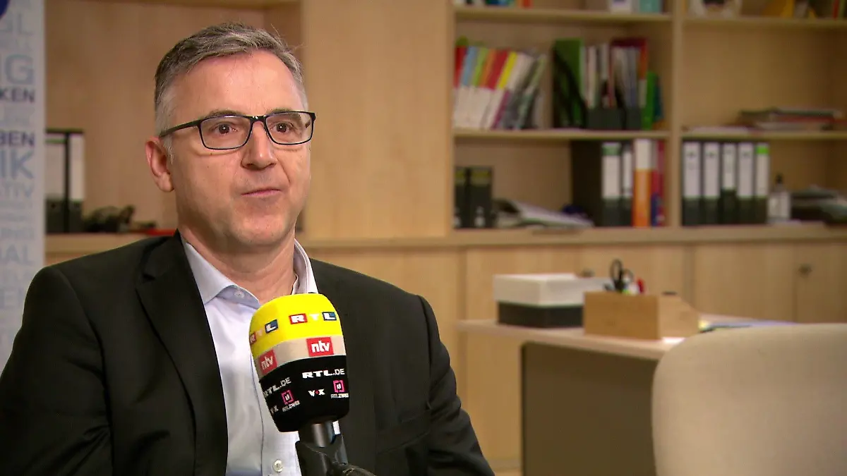 Schulleiter Uwe Bettscheider