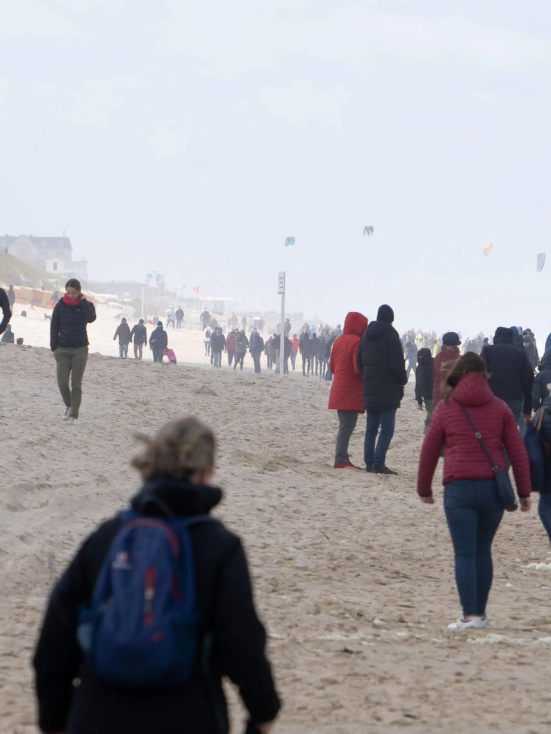 News Themen der Woche KW20 News Bilder des Tages Nordseeinsel Sylt am Pfingstsonntag 2021 - Pfingsten auf Sylt während der Corona-Pandemie Wenningstedt -Nordseeinsel Sylt am Pfingstsonntag 2021 - Pfingsten auf Sylt während der Corona-Pandemie Wenningstedt -, Sylt Schleswig-Holstein Deutschland Sylt *** North Sea Island Sylt on Whitsunday 2021 Whitsun on Sylt during the Corona Pandemic Wenningstedt North Sea Island Sylt on Whitsunday 2021 Whitsun on Sylt during the Corona Pandemic Wenningstedt , Sylt Schleswig Holstein Germany Sylt