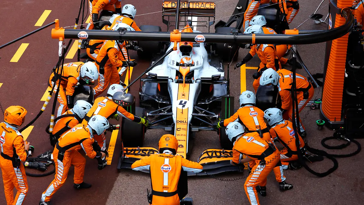Formula 1 2021: Monaco GP CIRCUIT DE MONACO, MONACO - MAY 23: Lando Norris, McLaren MCL35M, in the pits during the Monaco GP at Circuit de Monaco on Sunday May 23, 2021 in Monte Carlo, Monaco. Photo by Glenn Dunbar / LAT Images Images PUBLICATIONxINxGERxSUIxAUTxHUNxONLY GP2105_124224_J5A7264 
