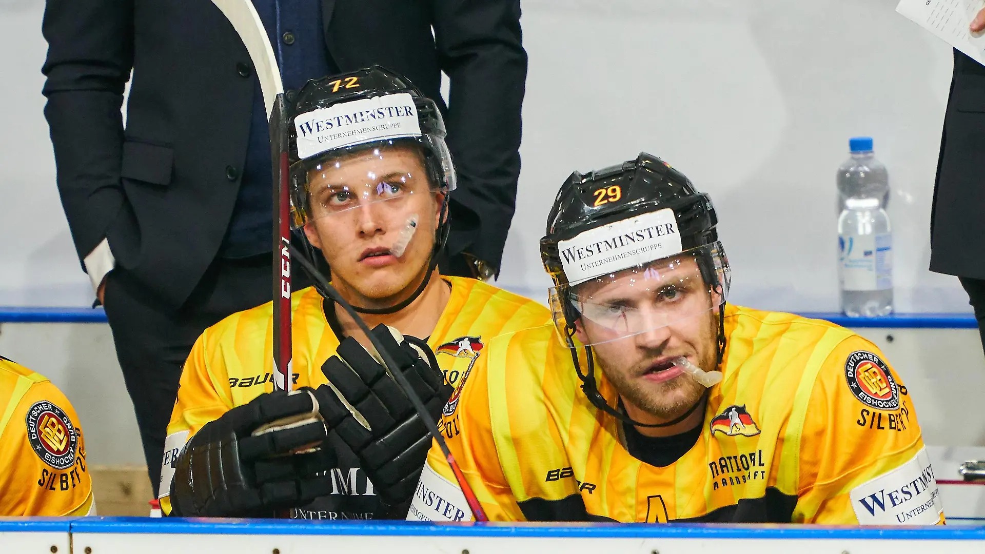 NHL Eishockey Herren USA Pro Player Leon DRAISAITL, DEB 29 (Edmonton Oilers) NHL Player Dominik KAHUN, DEB 72 (Chicago Blackhawks) GERMANY - AUSTRIA 2-3 Ice hockey Eishockey Euro Hockey Challenge in Regensburg, Germany, April 25, 2019, Season 2018/2019, Deutschland, Österreich Photographer: Peter Schatz  