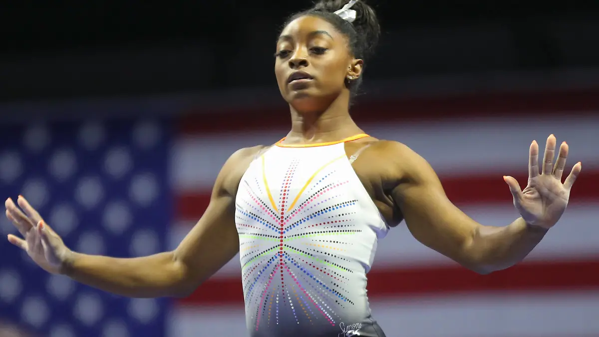 May 22, 2021: Simone Biles warms up on the balance beam prior to the 2021 GK U.S. Classic at the Indiana Convention Center in Indianapolis, IN. /CSM Indianapolis United States of America - ZUMAc04_ 20210522_zaf_c04_095 Copyright: xKylexOkitax