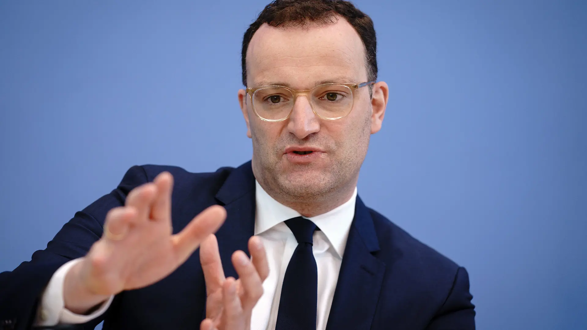 ARCHIV - 21.05.2021, Berlin: Jens Spahn (CDU), Bundesminister für Gesundheit, gibt eine Pressekonferenz zur Entwicklung in der Corona-Pandemie. Spahn hat sich für einen internationalen Pandemievertrag stark gemacht.(zu dpa «Gesundheitsminister Spahn wirbt vor WHO-Tagung für Pandemievertrag») Foto: Kay Nietfeld/dpa +++ dpa-Bildfunk +++