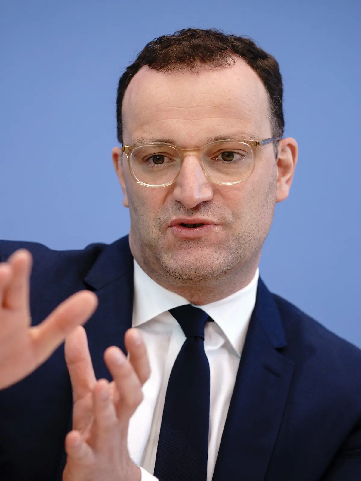 ARCHIV - 21.05.2021, Berlin: Jens Spahn (CDU), Bundesminister für Gesundheit, gibt eine Pressekonferenz zur Entwicklung in der Corona-Pandemie. Spahn hat sich für einen internationalen Pandemievertrag stark gemacht.(zu dpa «Gesundheitsminister Spahn wirbt vor WHO-Tagung für Pandemievertrag») Foto: Kay Nietfeld/dpa +++ dpa-Bildfunk +++