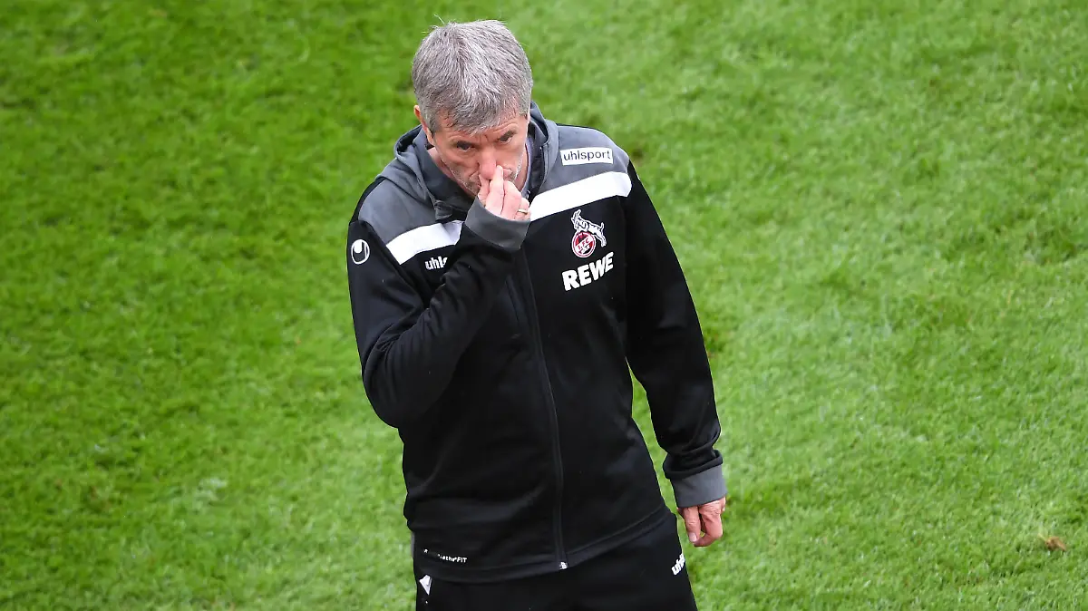 1. FC Köln - FC Schalke 04 Fußball 1. Bundesliga 34. Spieltag 1. FC Köln - FC Schalke 04 am 22.05.2021 im RheinEnergieStadion in Köln Friedhelm Funkel  Trainer / Cheftrainer Köln  nachdenklich DFL regulations prohibit any use of photographs as image sequences and/or quasi-video. Foto: Revierfoto / Pool Köln RheinEnergieStadion Nordrhein-Westfalen Deutschland *** 1 FC Köln FC Schalke 04 Fußball 1 Bundesliga 34 Spieltag 1 FC Köln FC Schalke 04 am 22 05 2021 im RheinEnergieStadion in Köln Friedhelm Funkel Trainer Cheftrainer Köln nachdenklich DFL regulations prohibit any use of photographs as image sequences and or quasi video Foto Revierfoto Pool Köln RheinEnergieStadion Nordrhein Westfalen Deutschland Poolfoto Revierfoto / Pool ,EDITORIAL USE ONLY